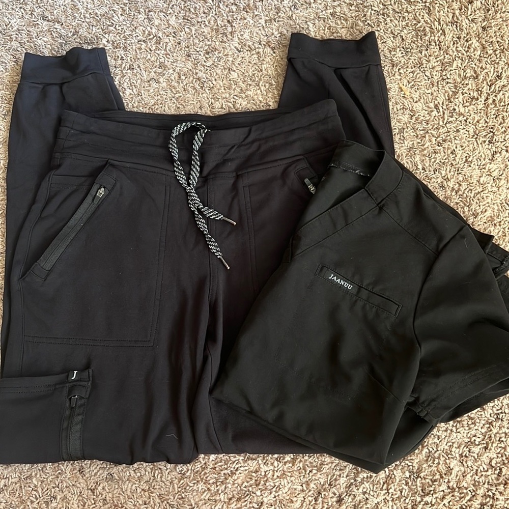 Jaanuu Black Scrub Set - S
